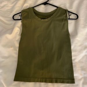 Wide shoulder tank top